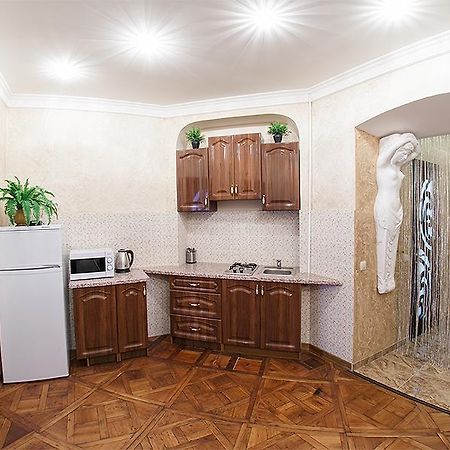 Апартаменты Rynok Square - The Heart Of Львов Экстерьер фото